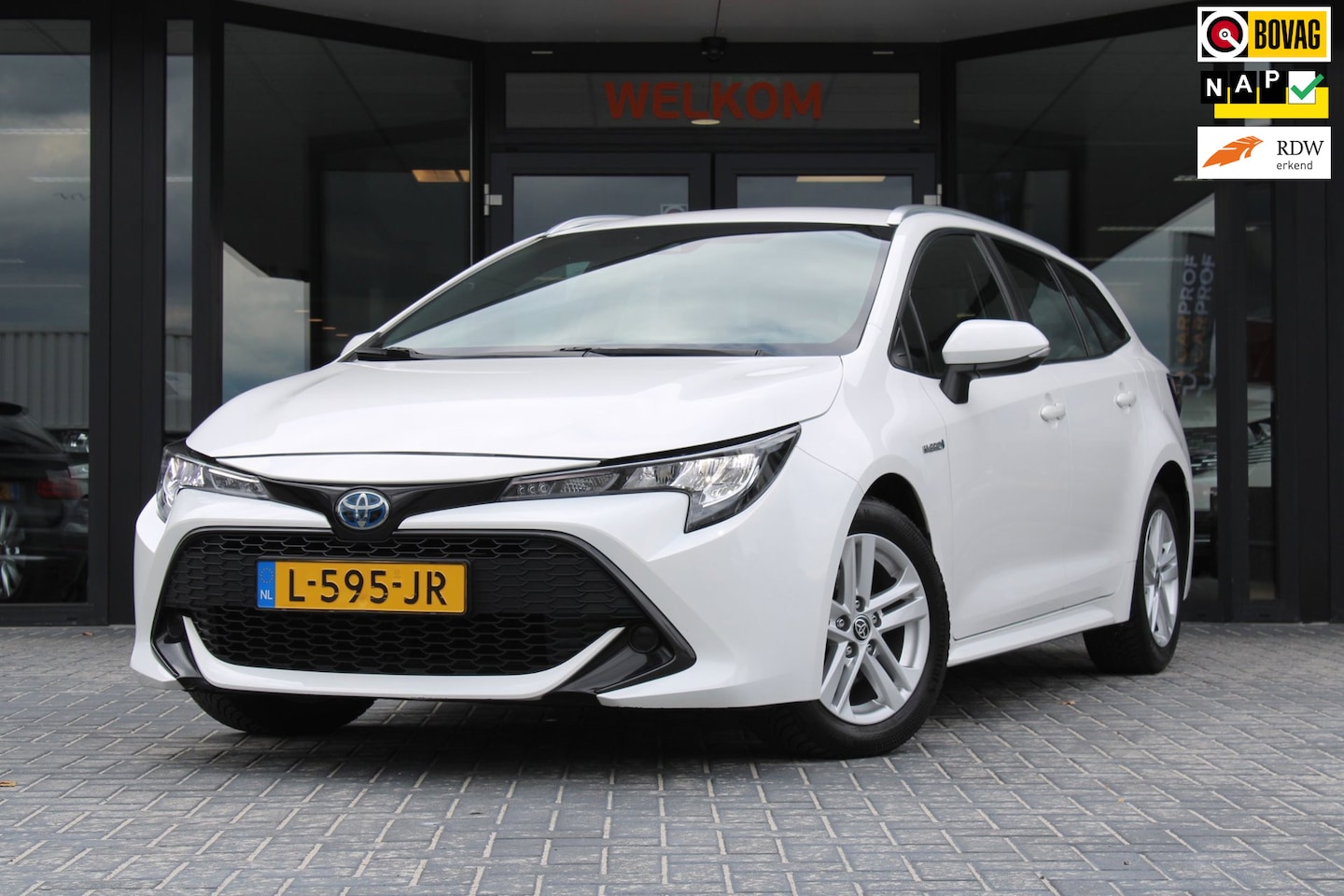 Toyota Corolla Touring Sports - 1.8 Hybrid Business 1.8 Hybrid Business, BTW, Camera, Automaat, Sensoren achter, Ramen elektrisch, - AutoWereld.nl