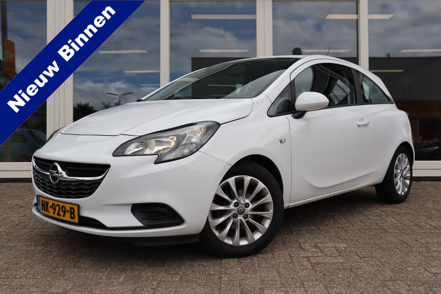 Opel Corsa - 1.4 Edition 1.4 Edition, Automaat, Airco, Cruise, Stoel- & Stuurverwarming, Trekhaak, Prijs is Rijklaa - AutoWereld.nl