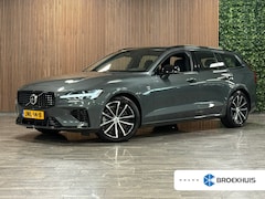 Volvo V60 - T8 AWD Recharge Plus Dark | Trekhaak | Harman Kardon | Adaptieve Cruise Control | Stoelver