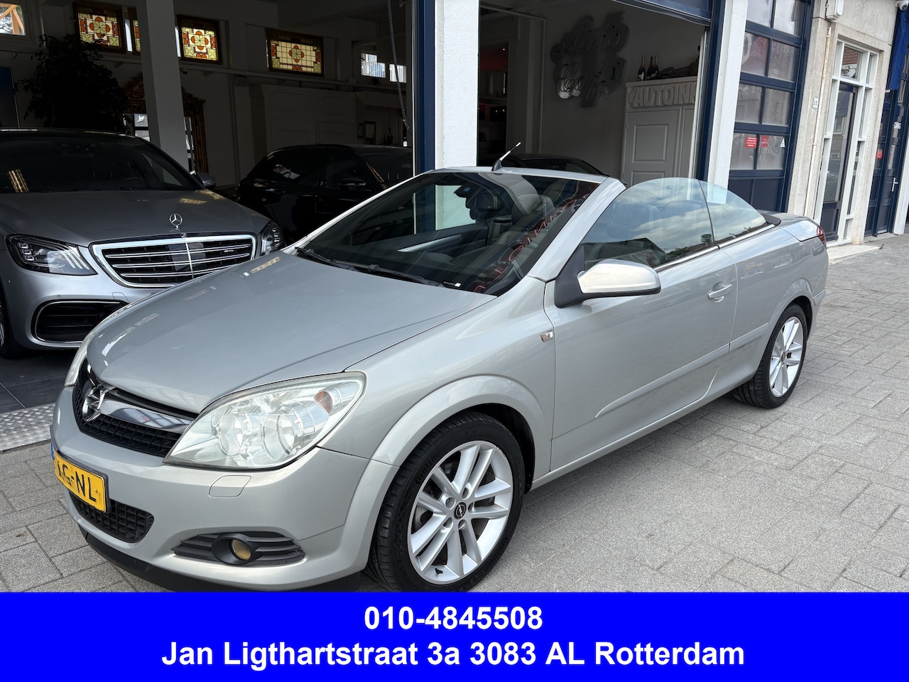 Opel Astra TwinTop - 1.8 Cosmo NL AUTO AIRCO/CRUISE/LEDER - AutoWereld.nl