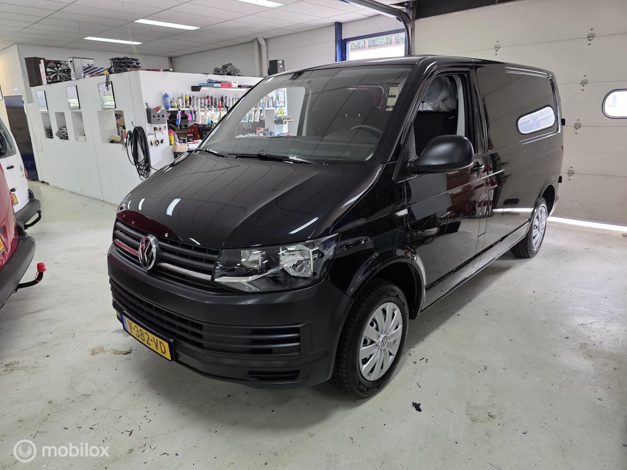 Volkswagen Transporter - 2.0 TDI L1H1 Airco Cruise - AutoWereld.nl