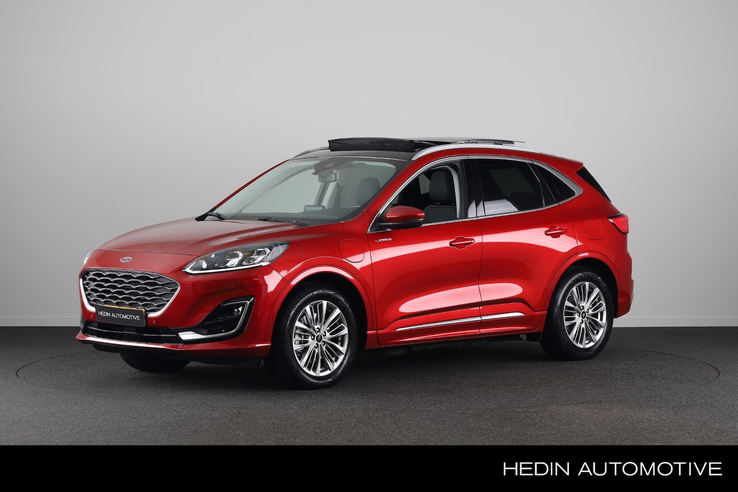 Ford Kuga - 2.5 PHEV Vignale | Pano | Winterpakket | Lage Km stand ! | - AutoWereld.nl