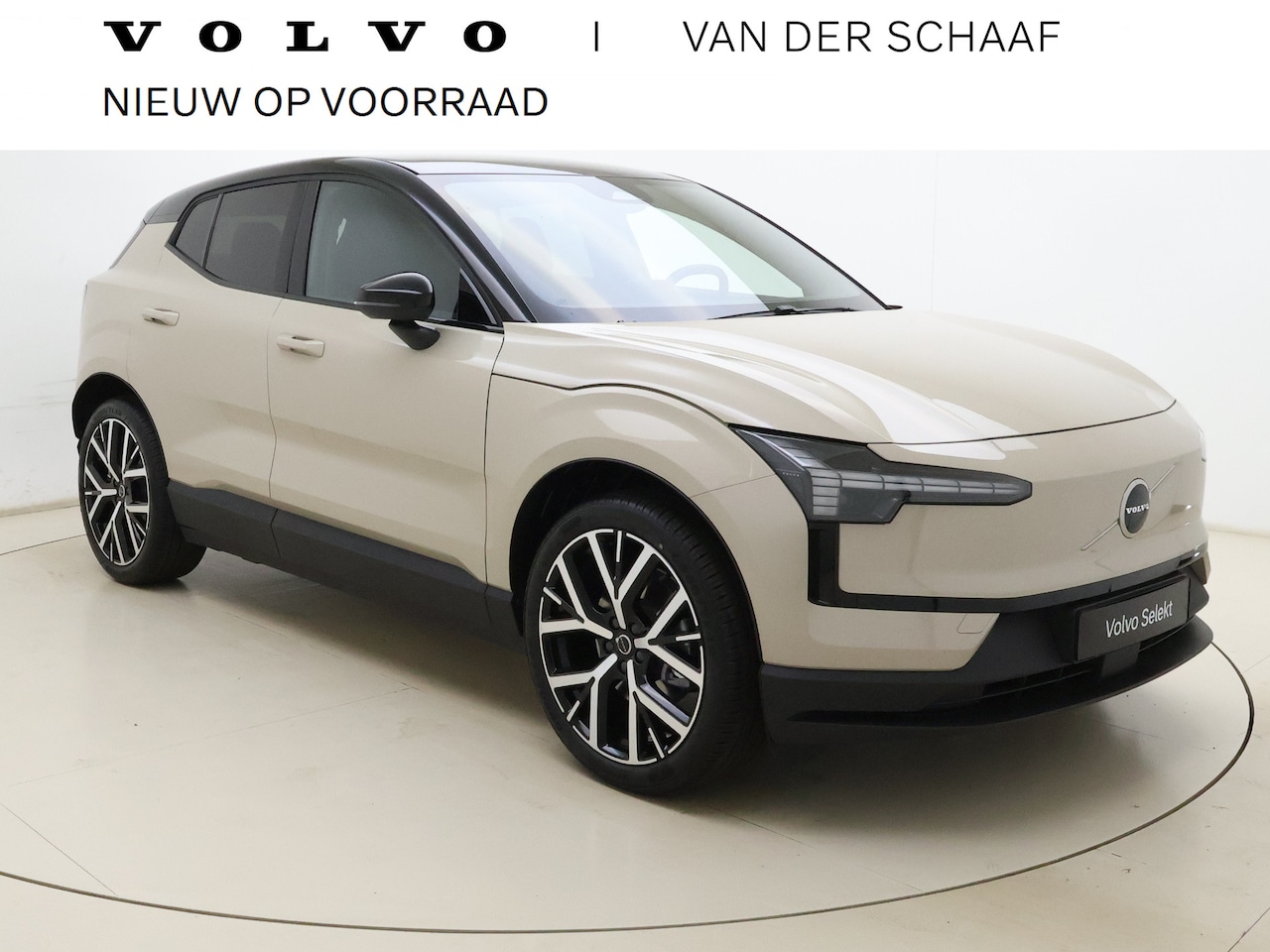Volvo EX30 - P3 Long Range 150 PK Plus Europa 69 kWh | 20"LMV | Getint glas | H&K | ACC | Camera | B;li - AutoWereld.nl