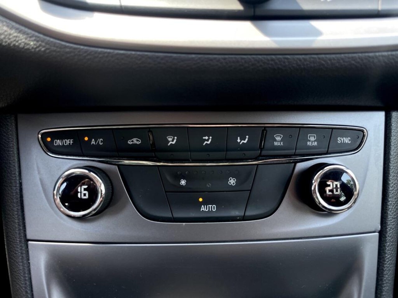 Opel Astra Sports Tourer - 1.4 Online Edition 150 pk | Trekhaak | CarPlay | Navigatie | Airco