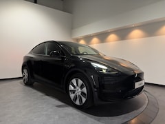 Tesla Model Y - Long Range AWD 75 kWh | Autopilot | Voor & achterstoelen verwarmd | Keyless