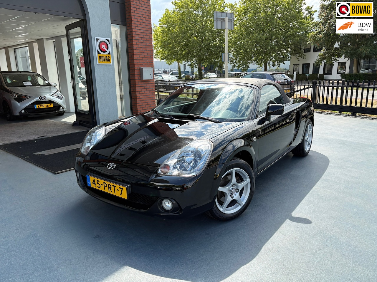 Toyota MR 2 - 1.8-16v VVT-i SOFT/HARDTOP LMV - AutoWereld.nl