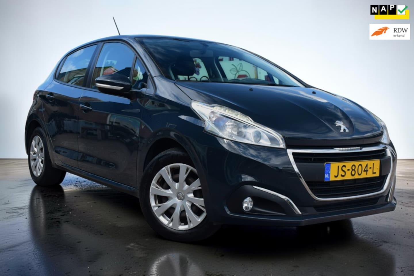 Peugeot 208 - 1.2 PureTech Blue Lion 1.2 PureTech Blue Lion, Trekhaak, Parkeerhulp, Airco, Navigatie