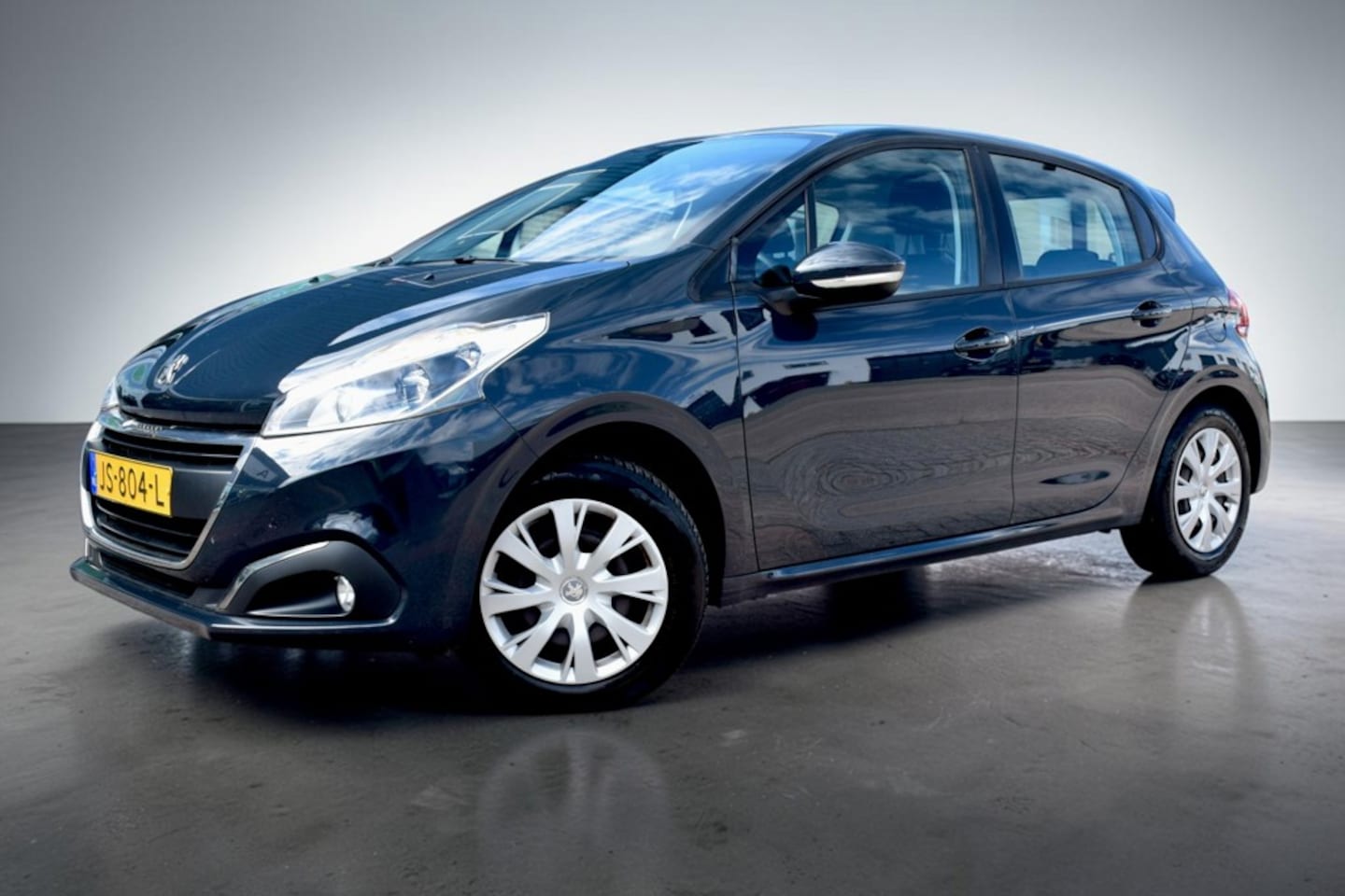 Peugeot 208 - 1.2 PureTech Blue Lion 1.2 PureTech Blue Lion, Trekhaak, Parkeerhulp, Airco, Navigatie