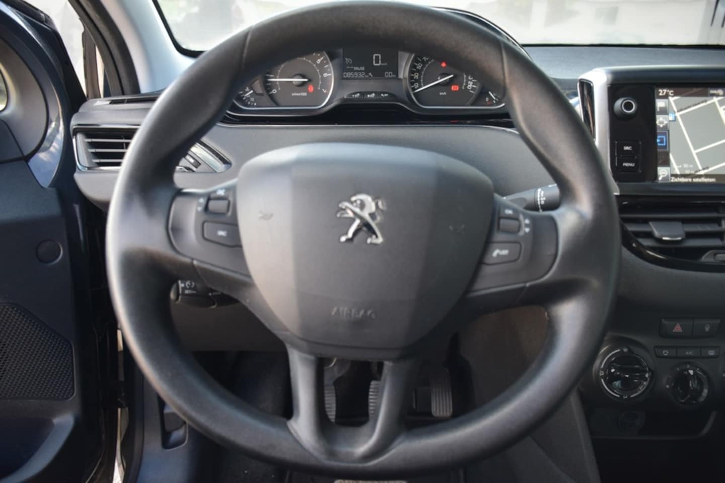 Peugeot 208 - 1.2 PureTech Blue Lion 1.2 PureTech Blue Lion, Trekhaak, Parkeerhulp, Airco, Navigatie