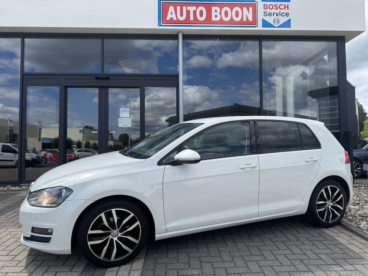 Volkswagen Golf - 1.2TSi 110PK HIGHLINE : APPCARPl./NAVI/P-CAM/2xPDC /KUIPZETELS/CLIMA/S&S/MEDIA/BTA/P-GLAS/ - AutoWereld.nl