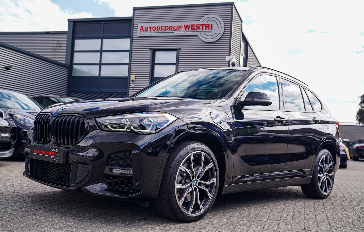 BMW X1 - XDrive25e eDrive Edition | M-pakket | HuD | Panorama | Harman/Kardon | Adaptieve Cruise | - AutoWereld.nl