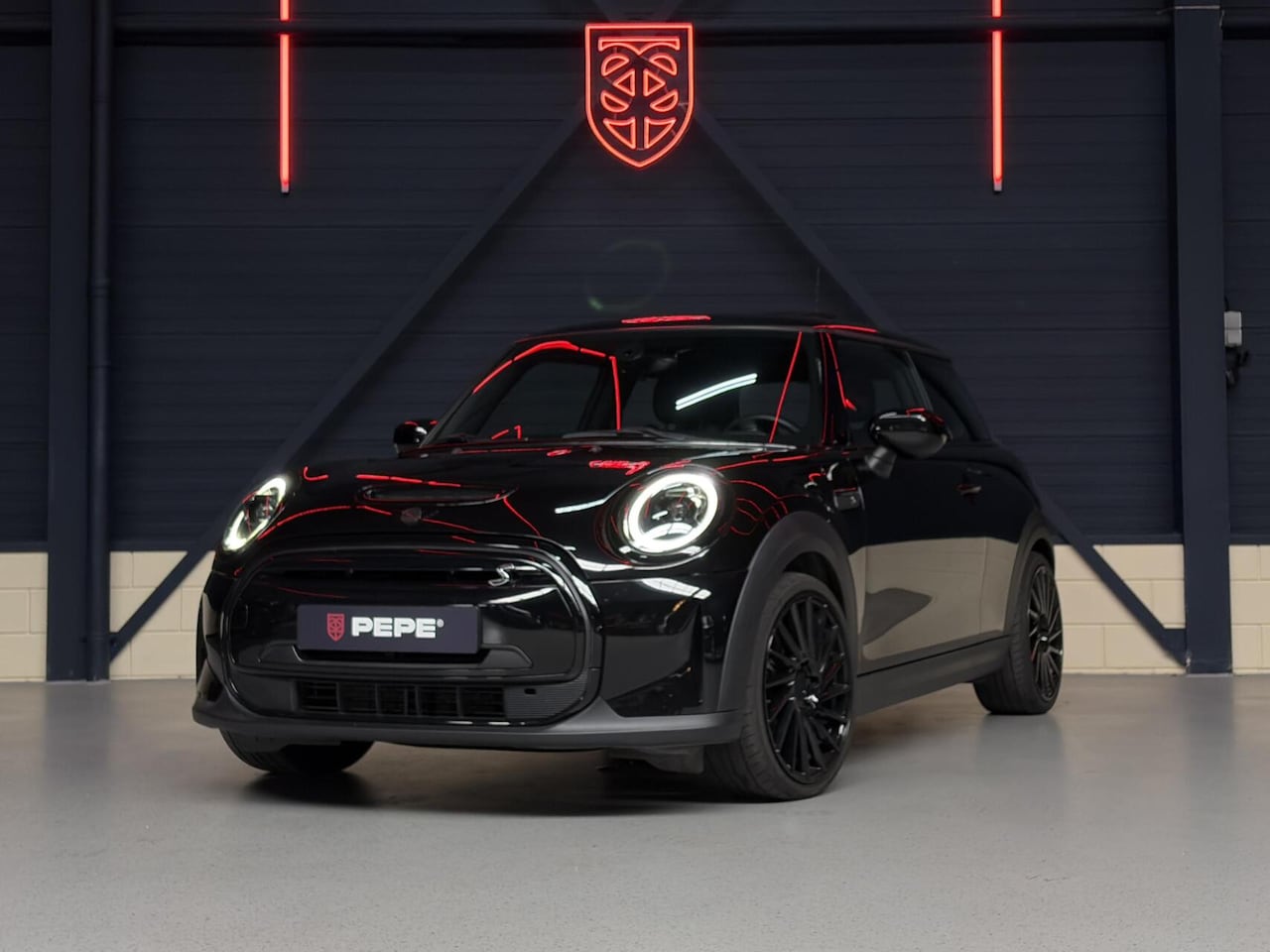MINI Electric - Mini Cooper S 33 kWh |PANO|STOEL-STUURVERW.|APP|18" - AutoWereld.nl