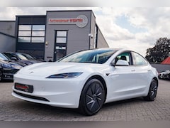 Tesla Model 3 - RWD 60 kWh | Selfdriving optie | Panorama sunroof | 360cam | LED | Sfeerverlichting | Adap