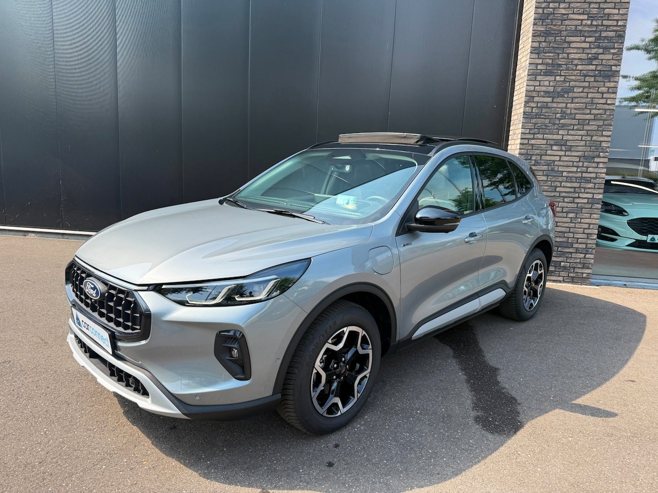 Ford Kuga - 2.5 PHEV Active X Panorama, HUD, Winter, 360 gr camera, PDC, Elk klep etc. etc. - AutoWereld.nl