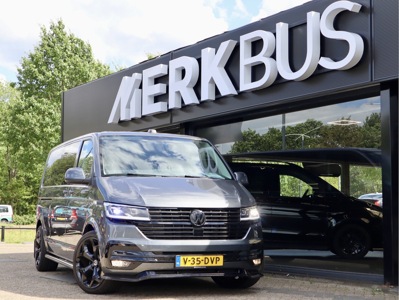 Volkswagen Transporter - 2.0 TDI BULLI 150PK DSG LUXE DUBBELE CABINE - AutoWereld.nl