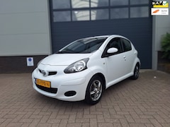 Toyota Aygo - | 1.0-12V Comfort Navigator | Navigatie | Elektrische ramen |
