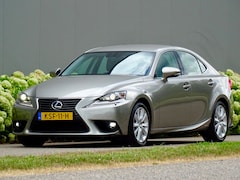 Lexus IS - 300h Luxury | LEER | Alle opties | Dealer-Oh |
