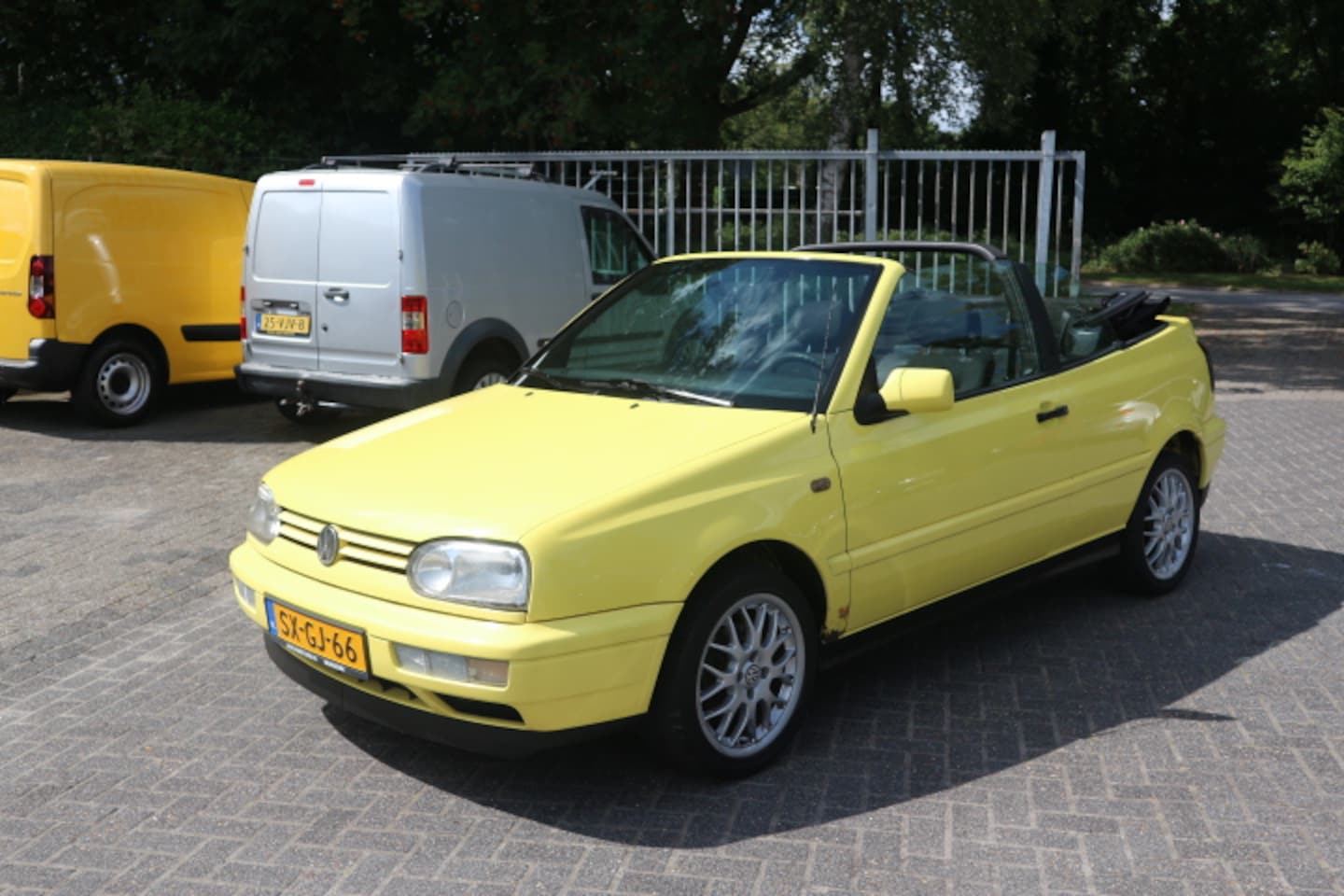Volkswagen Golf Cabriolet - 1.8 SCHUURVONDST - AutoWereld.nl