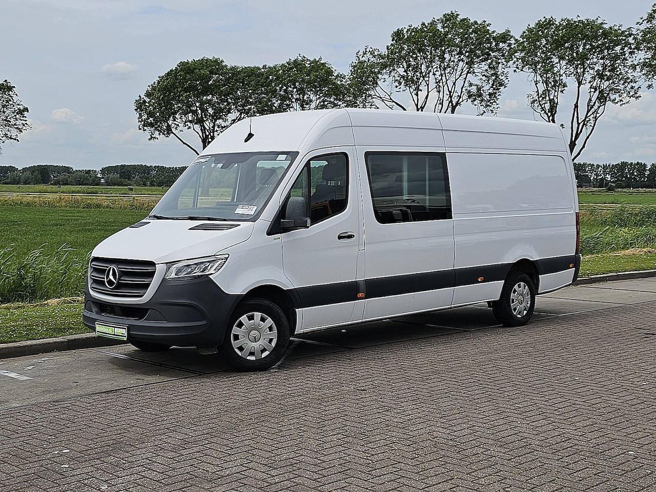 Mercedes-Benz Sprinter - 317 L3H2, dubbele cabine,automaat, airco, LED, mbux, navi, camera, trekhaak - AutoWereld.nl