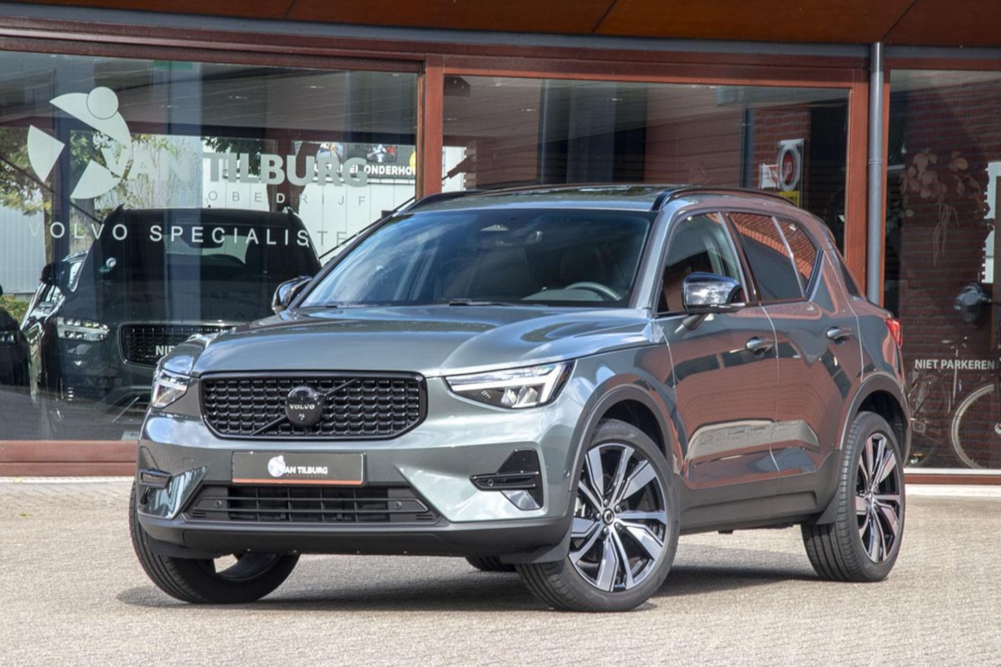 Volvo XC40 - 2.0 B3 ULTRA DARK - AutoWereld.nl