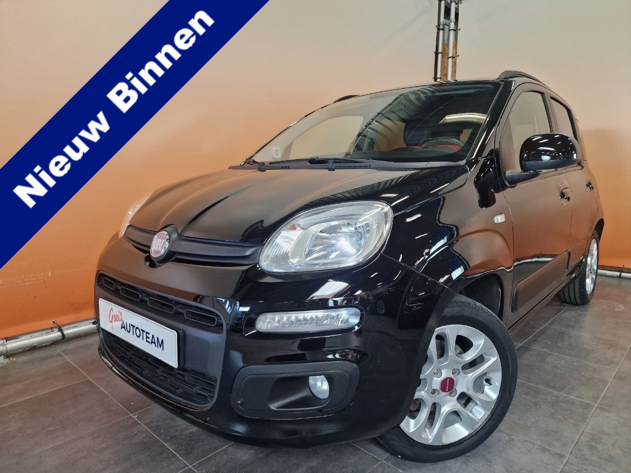 Fiat Panda - 0.9 TwinAir Sempre lage km stand airco | apk 8/27 | dakrails lmv | cv | el ramen - AutoWereld.nl
