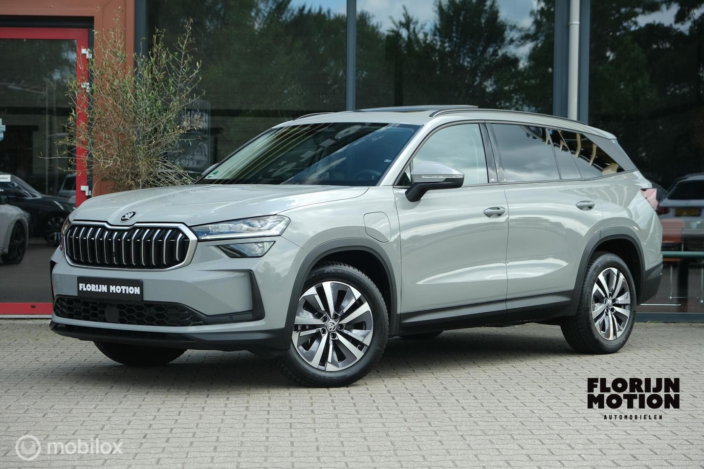 Skoda Kodiaq - 1.5 TSI PHEV Business Edition | Pano | Elec trekhaak | DAB+ | Camera | Chrystal Lightning - AutoWereld.nl