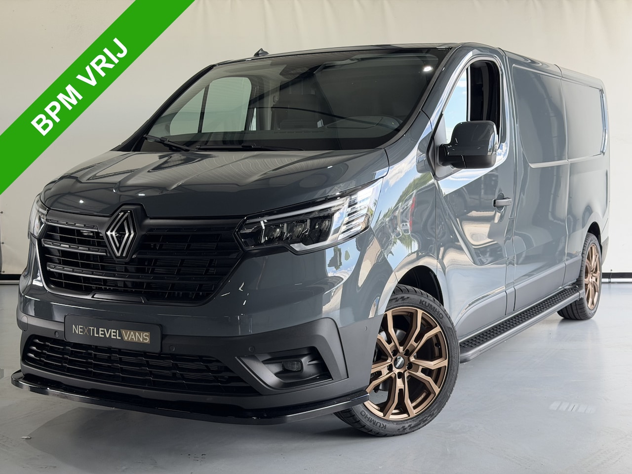 Renault Trafic - 2.0 Blue dCi 150 PK T30 L2H1 Extra / Next Level Edition | Led | Camera | Dode hoek | Nav - AutoWereld.nl