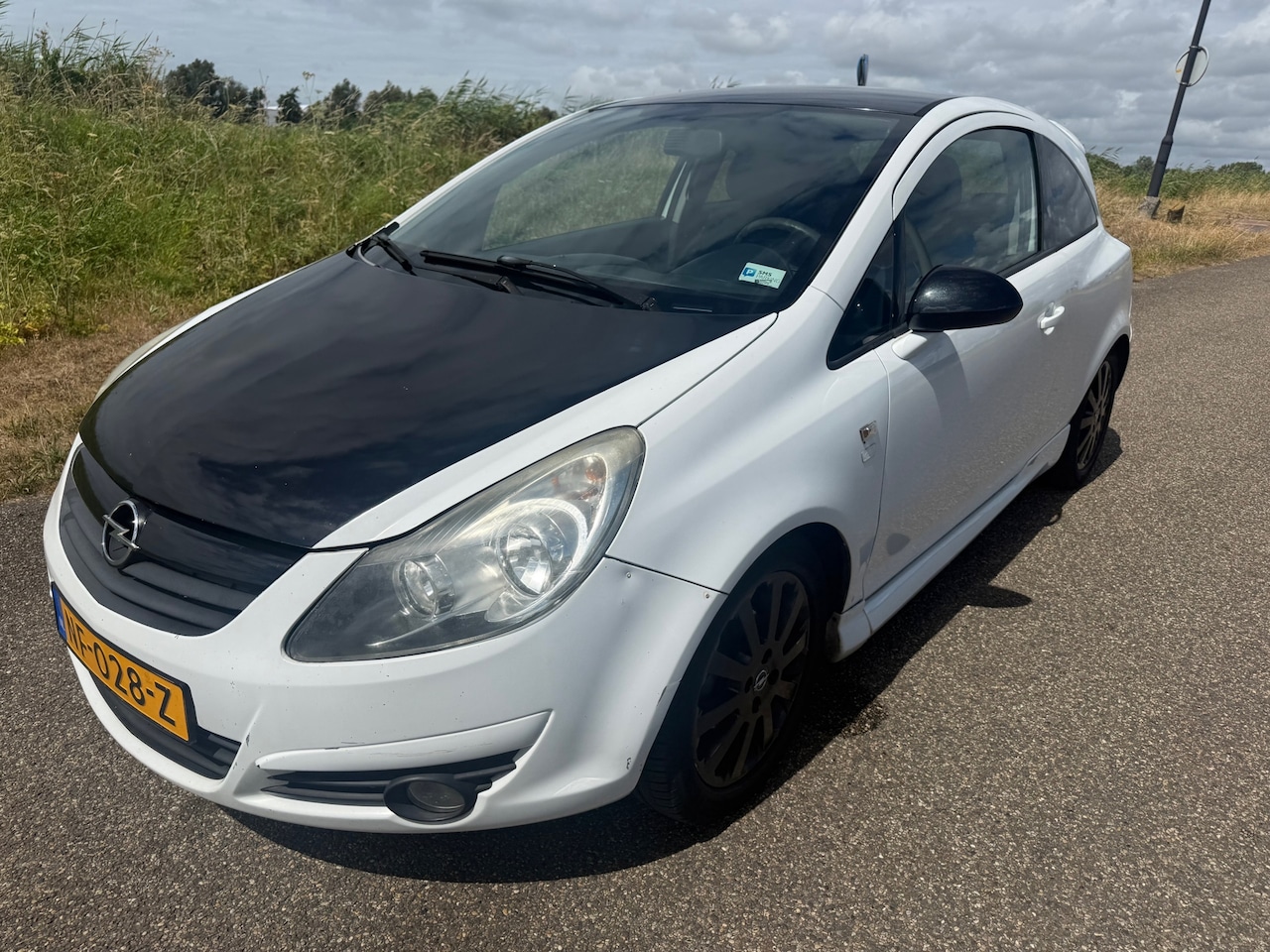 Opel Corsa - 1.2-16V Edition incl nw apk ! - AutoWereld.nl