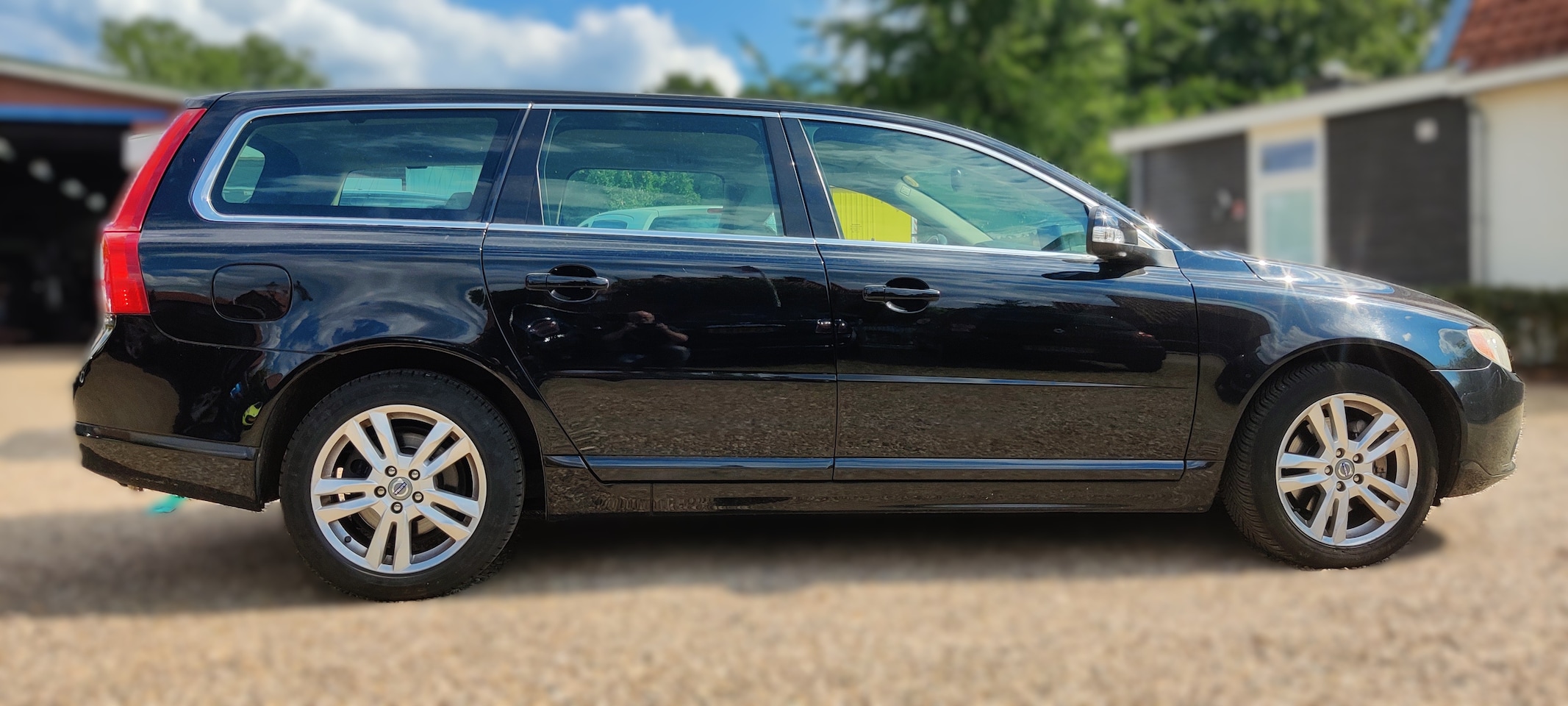 Volvo V70 - 2.0T Summum Lederen bekleding, airco, cruise control.