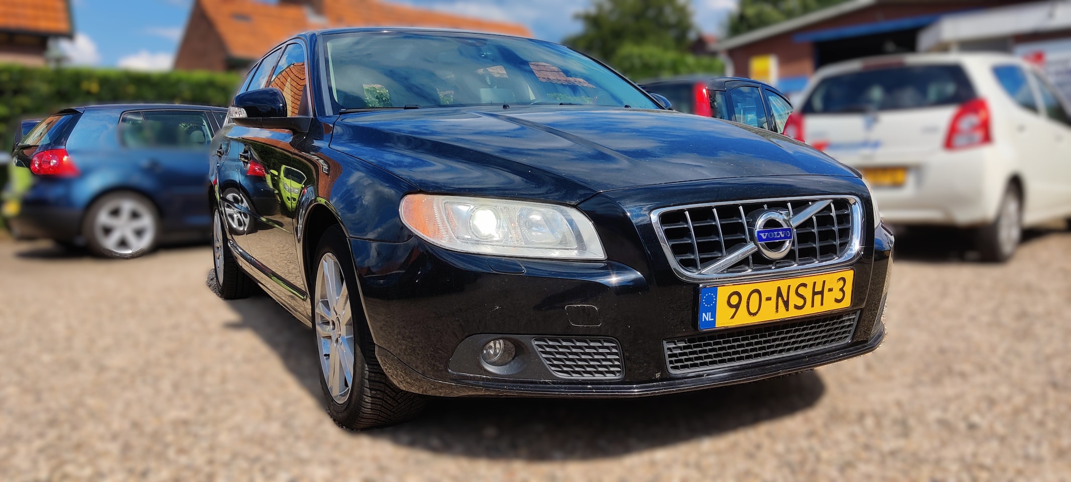 Volvo V70 - 2.0T Summum Lederen bekleding, airco, cruise control.