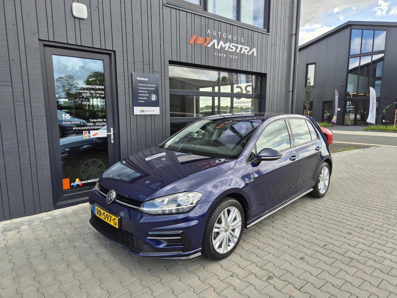 Volkswagen Golf - 1.0 TSI Comfortline R Line pakket|Trekhaak|Navi|Cruise|Clima| - AutoWereld.nl