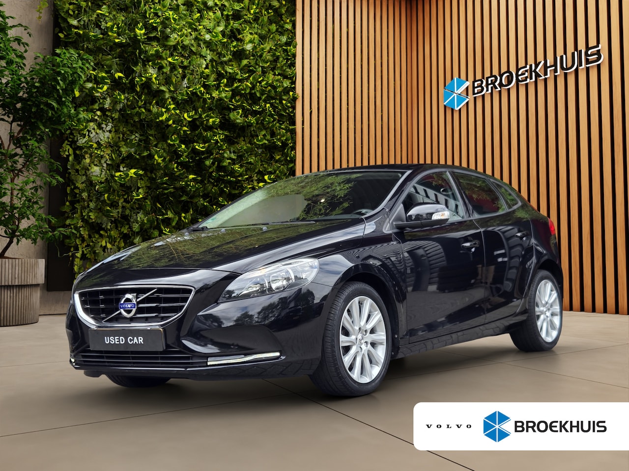 Volvo V40 - T2 120pk Kinetic | Park Assist | Cruise Control | Bluetooth | 17'' Velgen - AutoWereld.nl