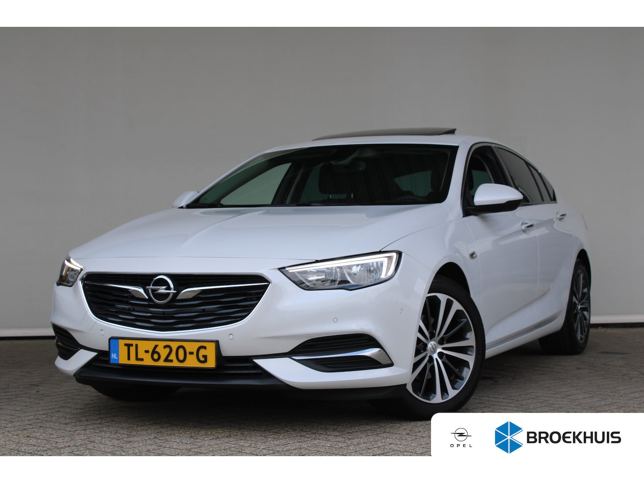 Opel Insignia Grand Sport - 1.5 Turbo Business Executive | Schuif /kantel dak | Stoel - stuurwielverwarming | Navigati - AutoWereld.nl