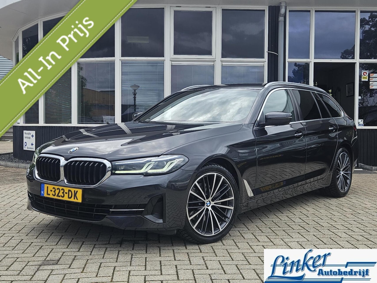 BMW 5-serie Touring - 520i Executive LEDER/NL-AUTO- CARPLAY - AutoWereld.nl
