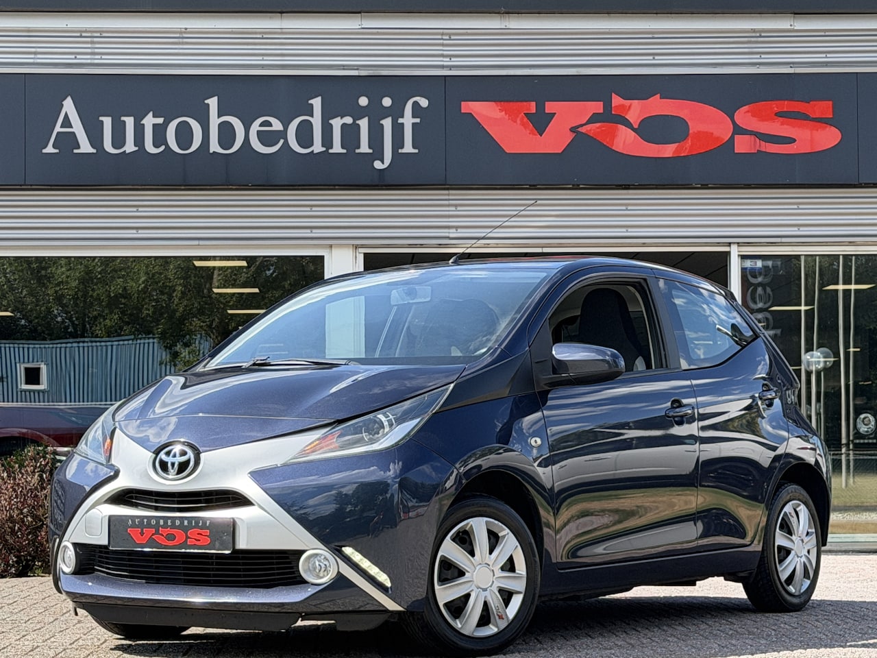Toyota Aygo - 1.0 VVT-i x-play | Cruise | Camera | Navi | Telefoon - AutoWereld.nl