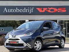 Toyota Aygo - 1.0 VVT-i x-play | Cruise | Camera | Navi | Telefoon