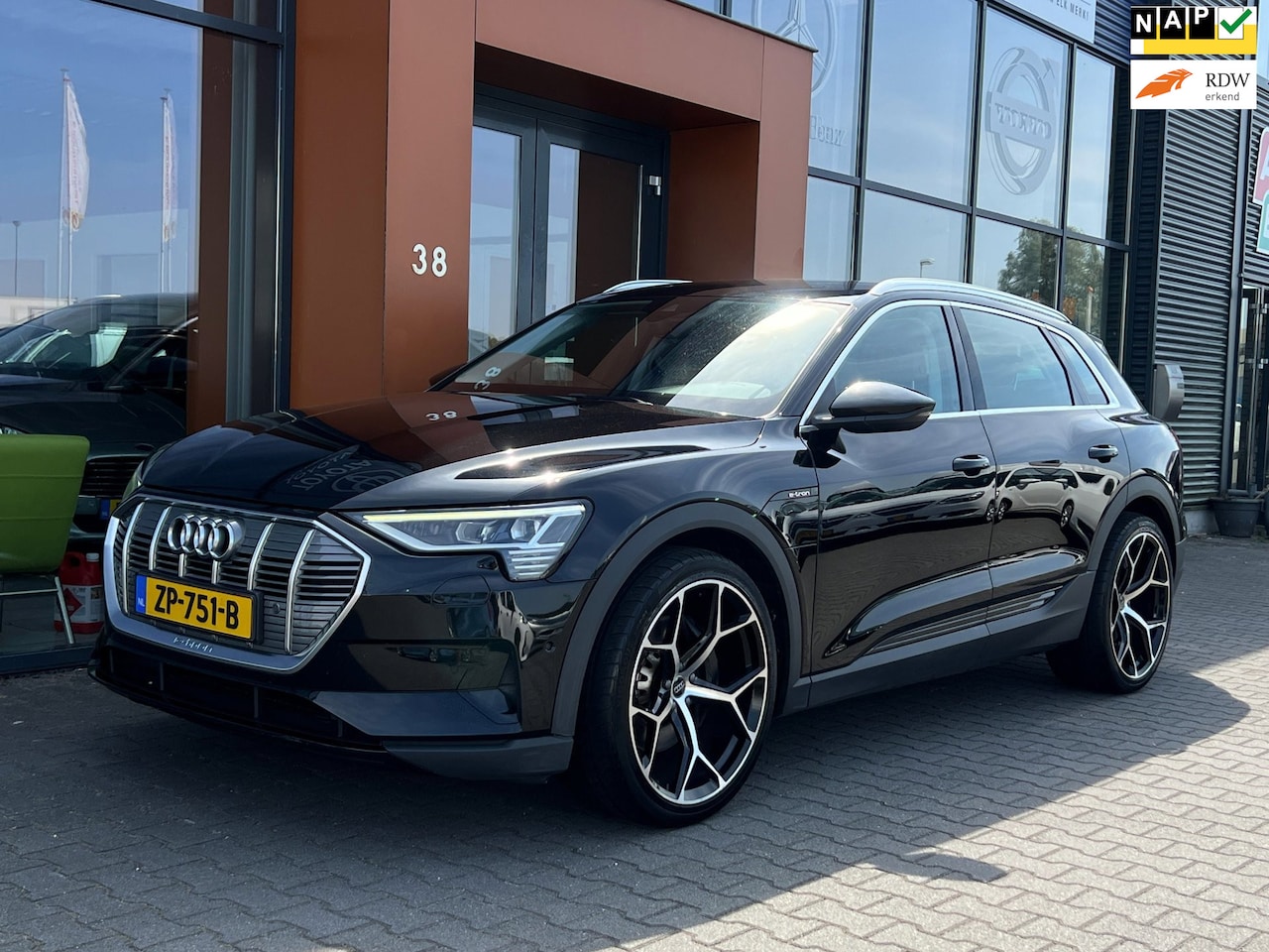 Audi e-tron - E-tron 55 quattro 95 kWh|Luchtvering|Leer|NAP - AutoWereld.nl