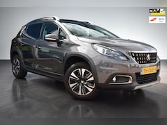 Peugeot 2008 - 1.2 PureTech Allure, Camera, Trekhaak, Carplay, Panoramadak, nieuwe dist. riem, 1/2 leder