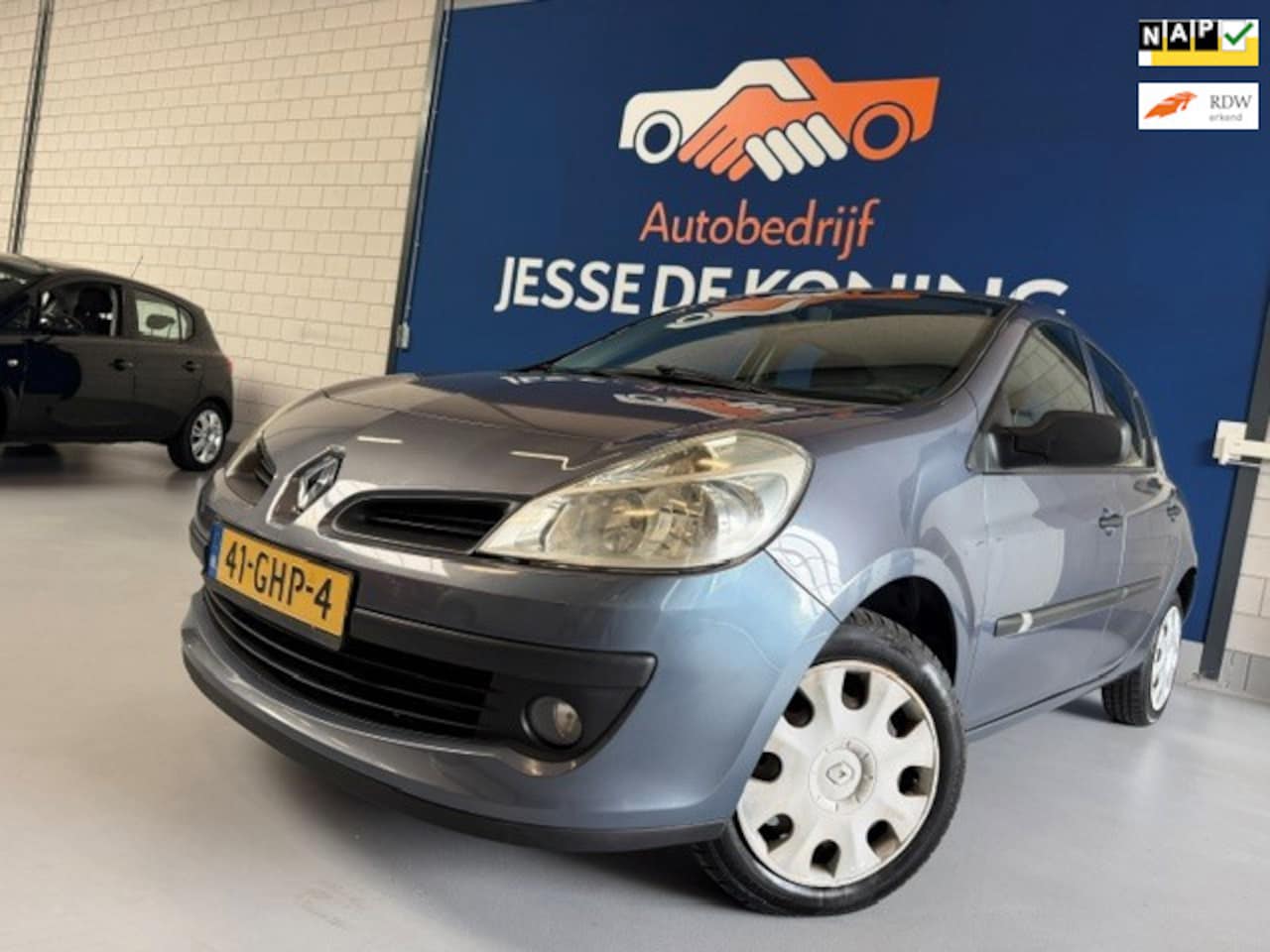 Renault Clio - 1.2-16V Special Line / bj.2008 / kleur: blauw / 5 deurs / NAP met 187920 km./ APK tot 07/2 - AutoWereld.nl