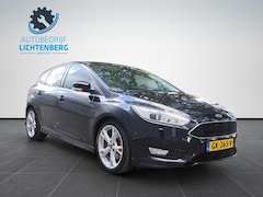 Ford Focus - 1.5 Titanium Edition Trekhaak / Stoelverwarming / Elec. stoel / Voorruitverwarming