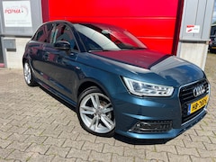 Audi A1 Sportback - 1.0 95pk TFSI Automaat Design / S line / Sportstoelen / Two Tone / Navi / Cruise / 17" LM