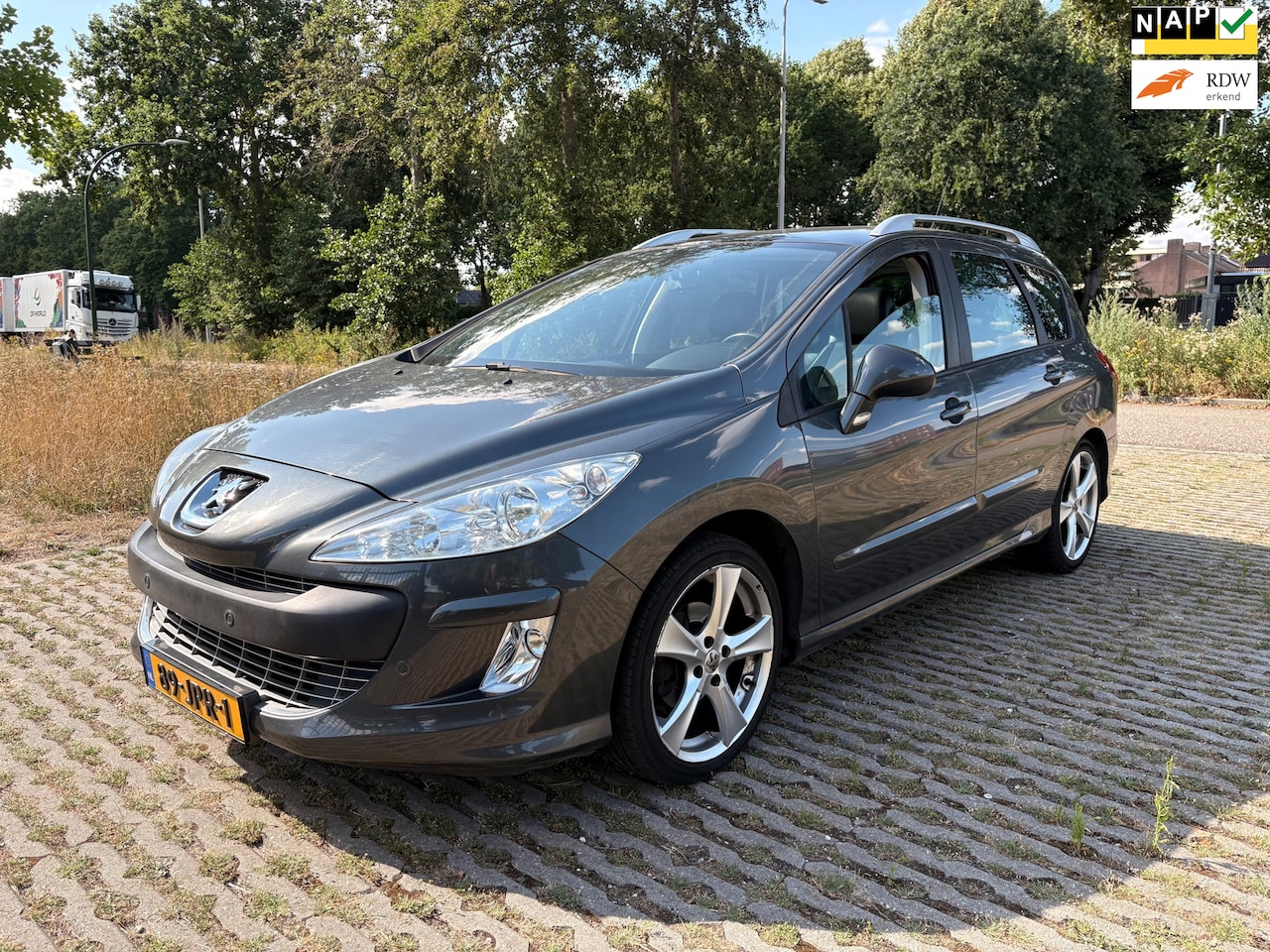 Peugeot 308 SW - 1.6 VTi XS - panoramadak - airco - leder - 7 persoons - AutoWereld.nl