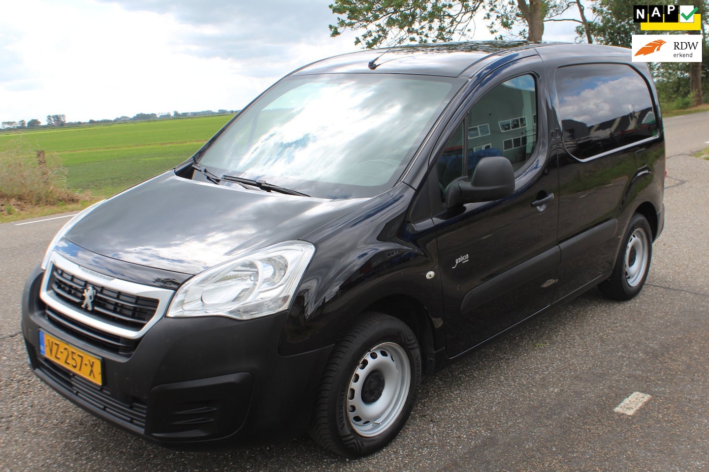 Peugeot Partner - 120 1.6 BlueHDi 100 L1 Première S&S - AutoWereld.nl