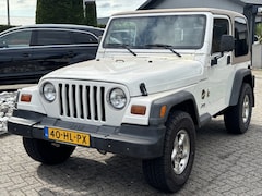 Jeep Wrangler - 2.5i Softtop Sahara Cabrio 1999 Benzine 4X4