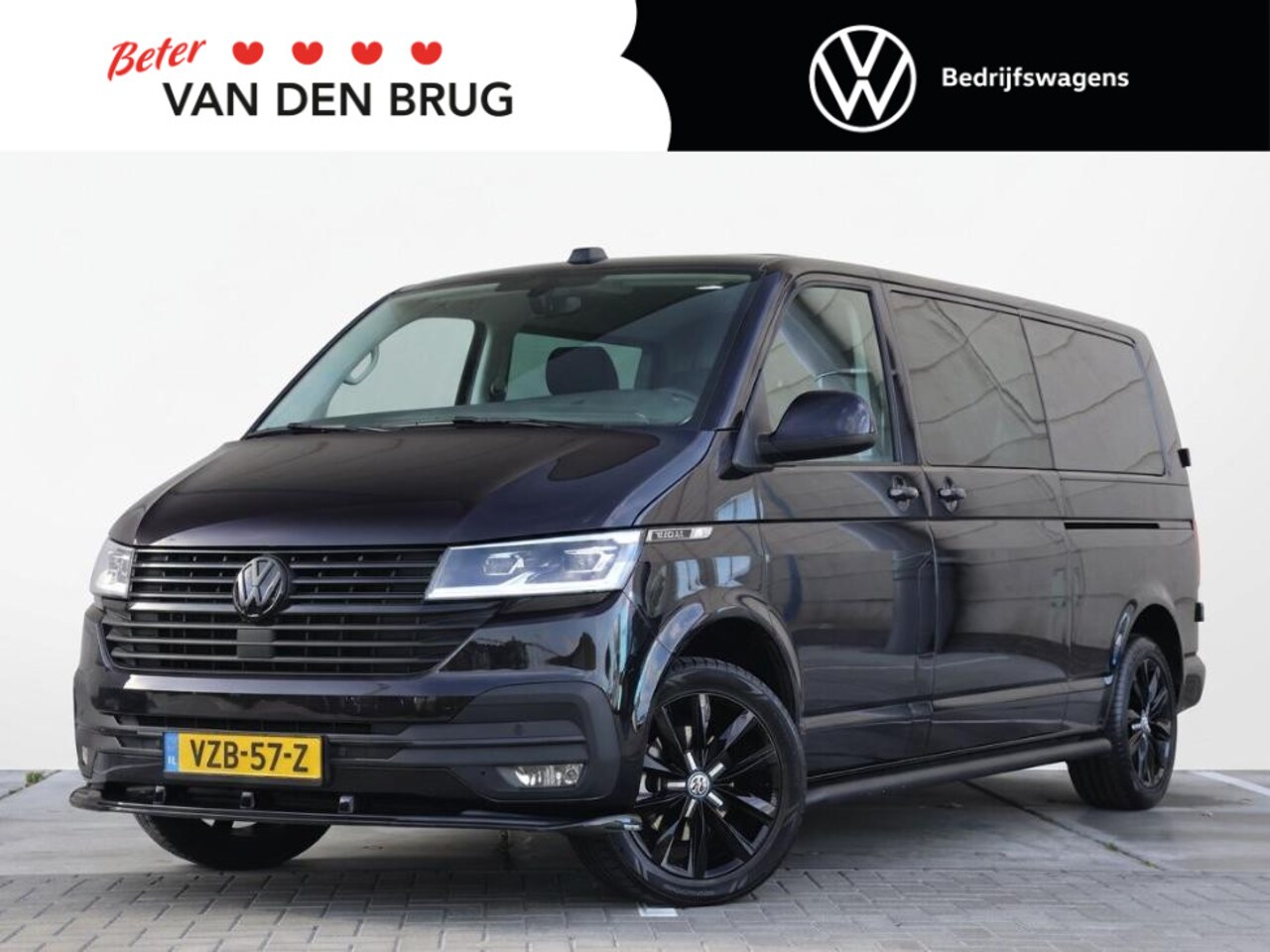 Volkswagen Transporter - 2.0 TDI 150pk L2H1 30 DC Bulli DSG | Dubbele Cabine | Dubbele schuifdeur | Navigatie | ACC - AutoWereld.nl