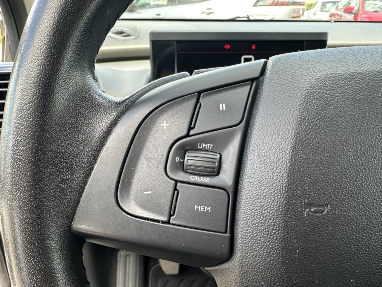 Citroën C4 Cactus - 1.2 110PK Business Navi/Carplay/PDC