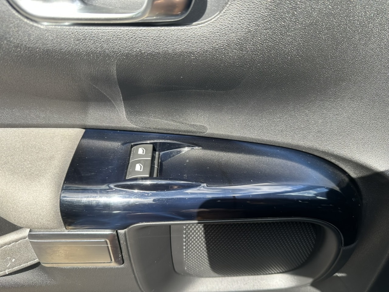 Citroën C4 Cactus - 1.2 110PK Business Navi/Carplay/PDC