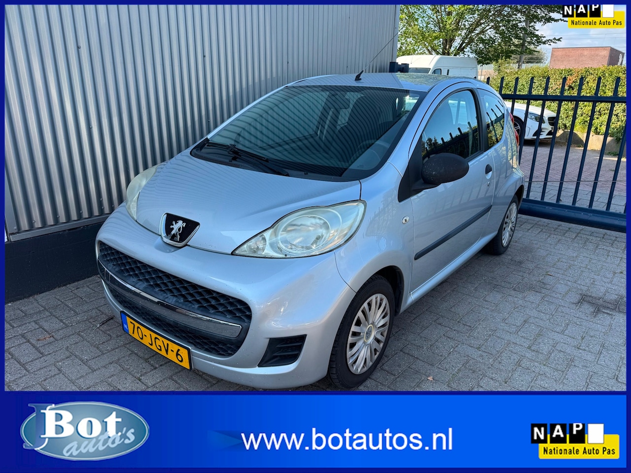 Peugeot 107 - 1.0-12V XR NETTE AUTO / NIEUWE APK - AutoWereld.nl