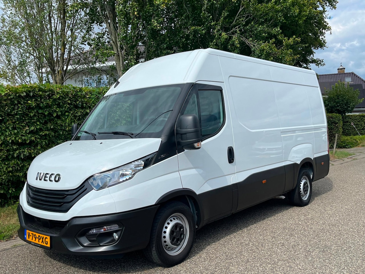 Iveco Daily - 35S14 L2H2 Euro 6 | Airco | 3500kg trekgewicht - AutoWereld.nl