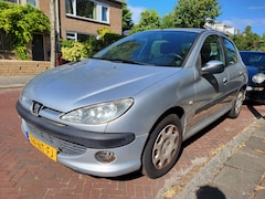 Peugeot 206 - 1.4 X-line nieuwe apk
